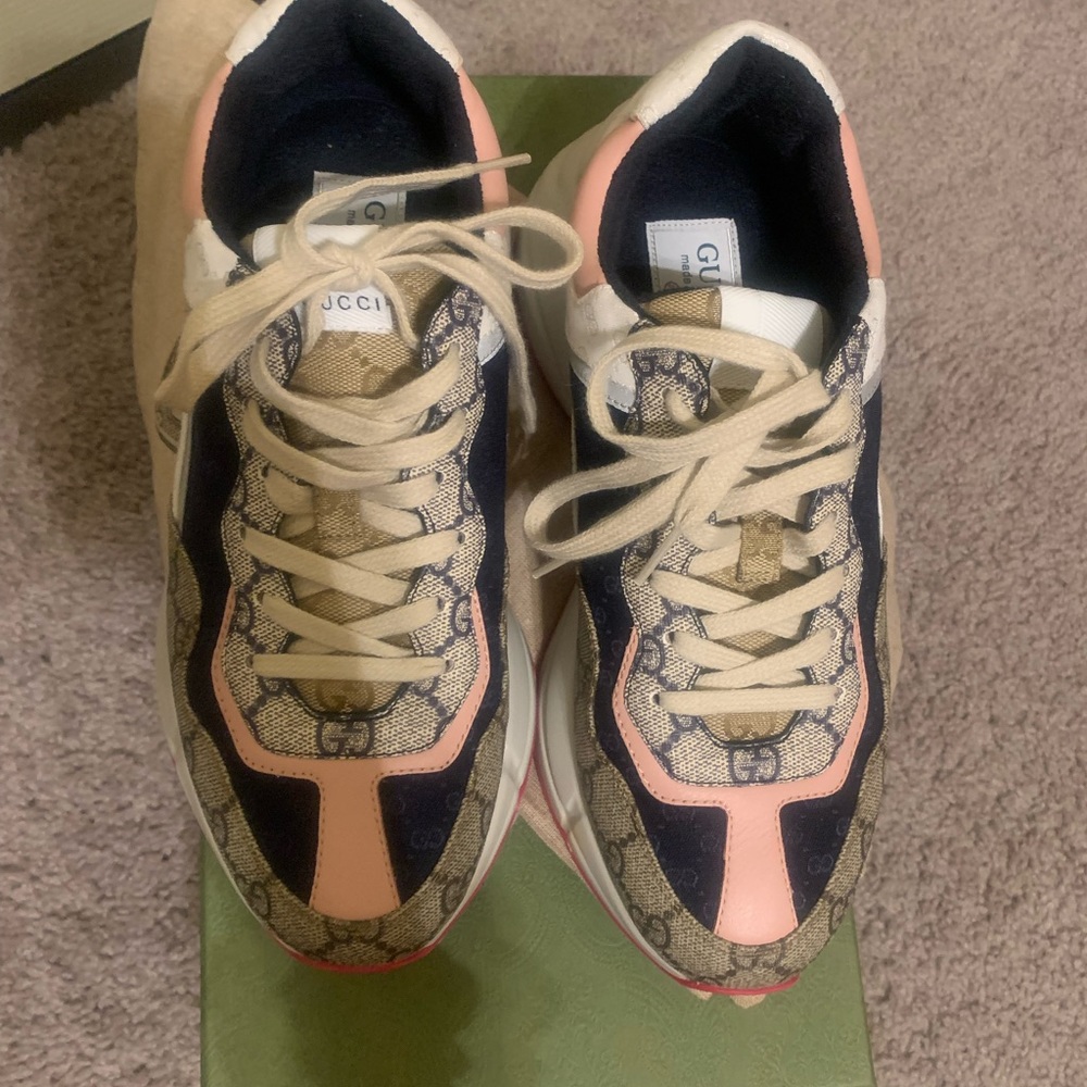 Womens Gucci Sneakers